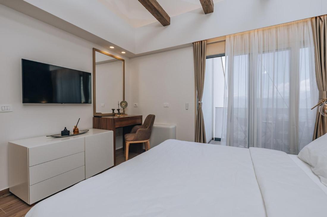 Villa Principium With Infinity Edge Pool&Hot Tub Kotor Eksteriør billede